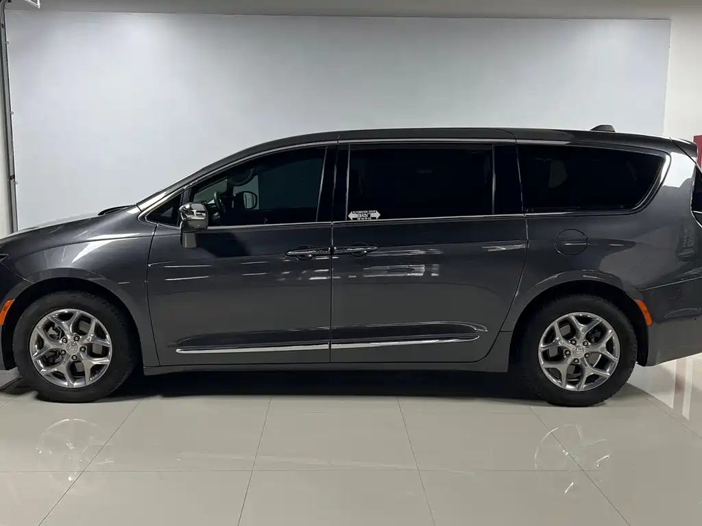 Chrysler Grand Voyager (Import) — фото 2