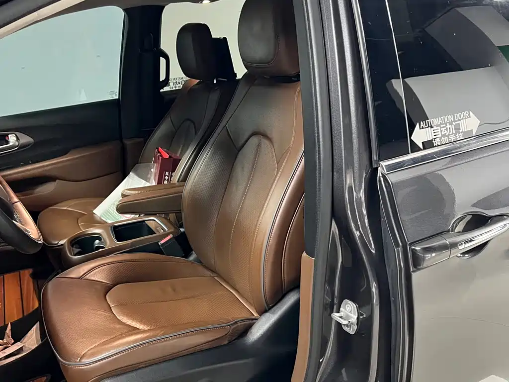 Chrysler Grand Voyager (Import) — фото 14