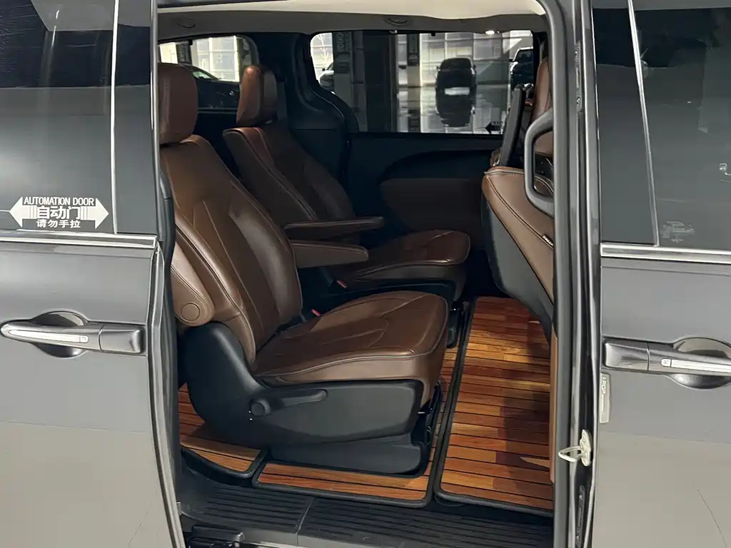 Chrysler Grand Voyager (Import) — фото 19