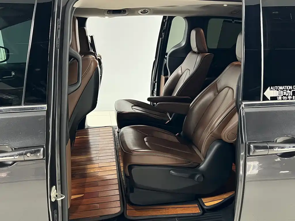 Chrysler Grand Voyager (Import) — фото 21