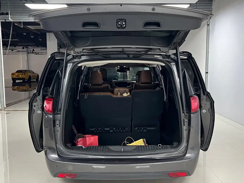 Chrysler Grand Voyager (Import) — фото 30