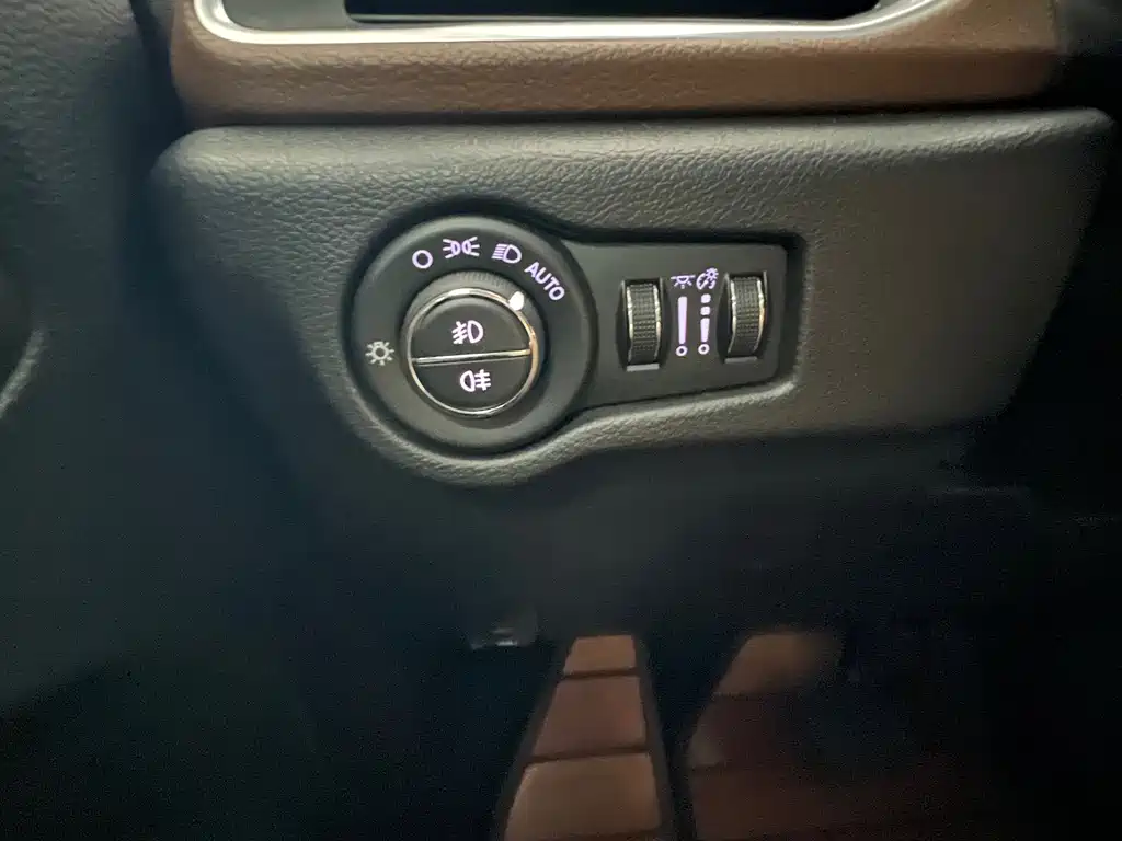 Chrysler Grand Voyager (Import) — фото 39