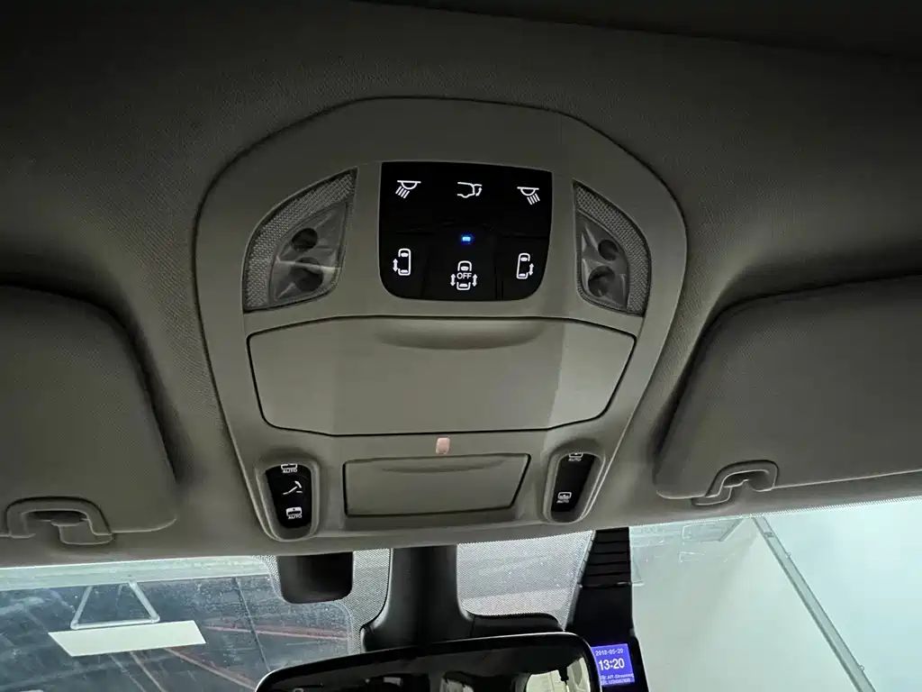 Chrysler Grand Voyager (Import) — фото 40