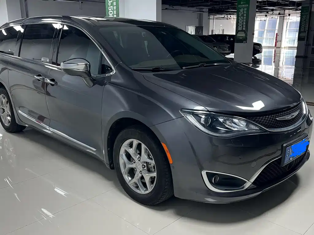 Chrysler Grand Voyager (Import) — фото 7