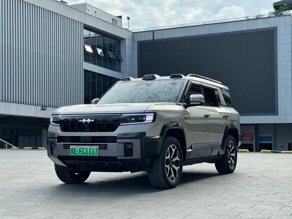 Fang Cheng Bao Leopard 8
