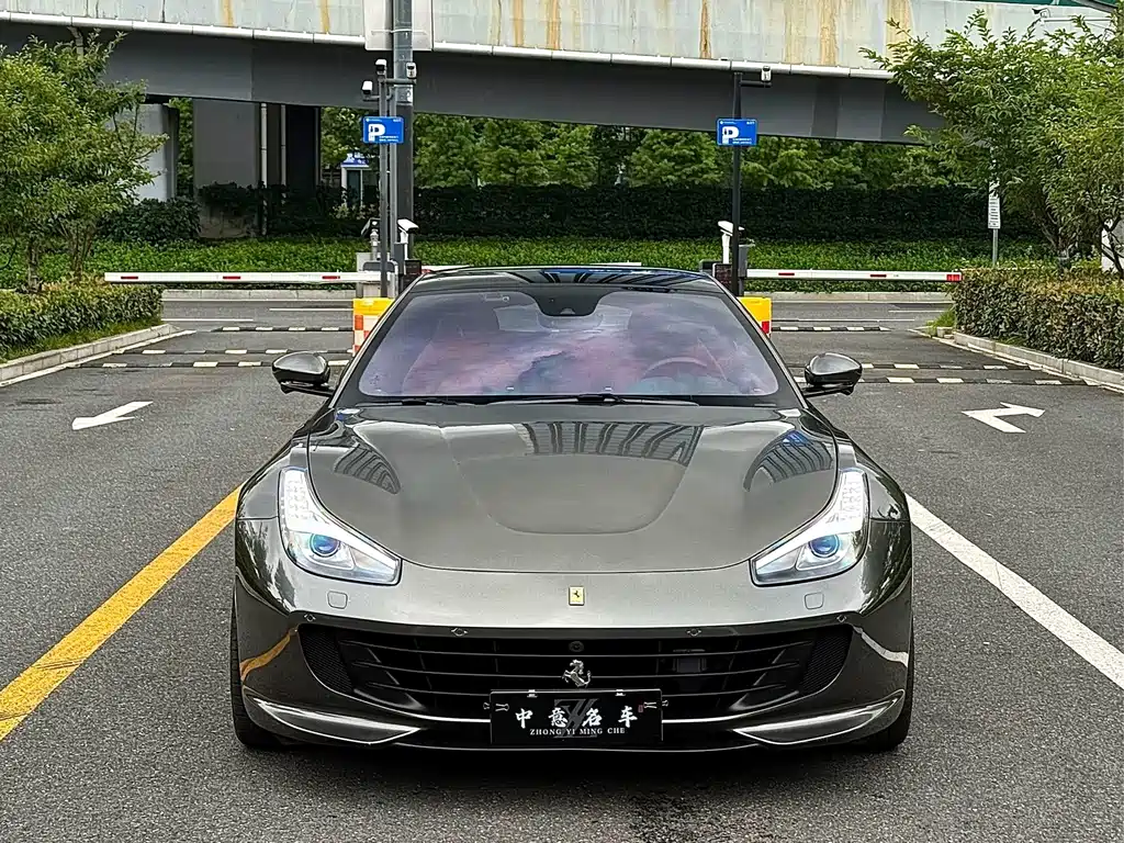 Ferrari GTC4Lusso — фото 2