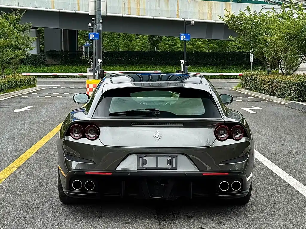 Ferrari GTC4Lusso — фото 3