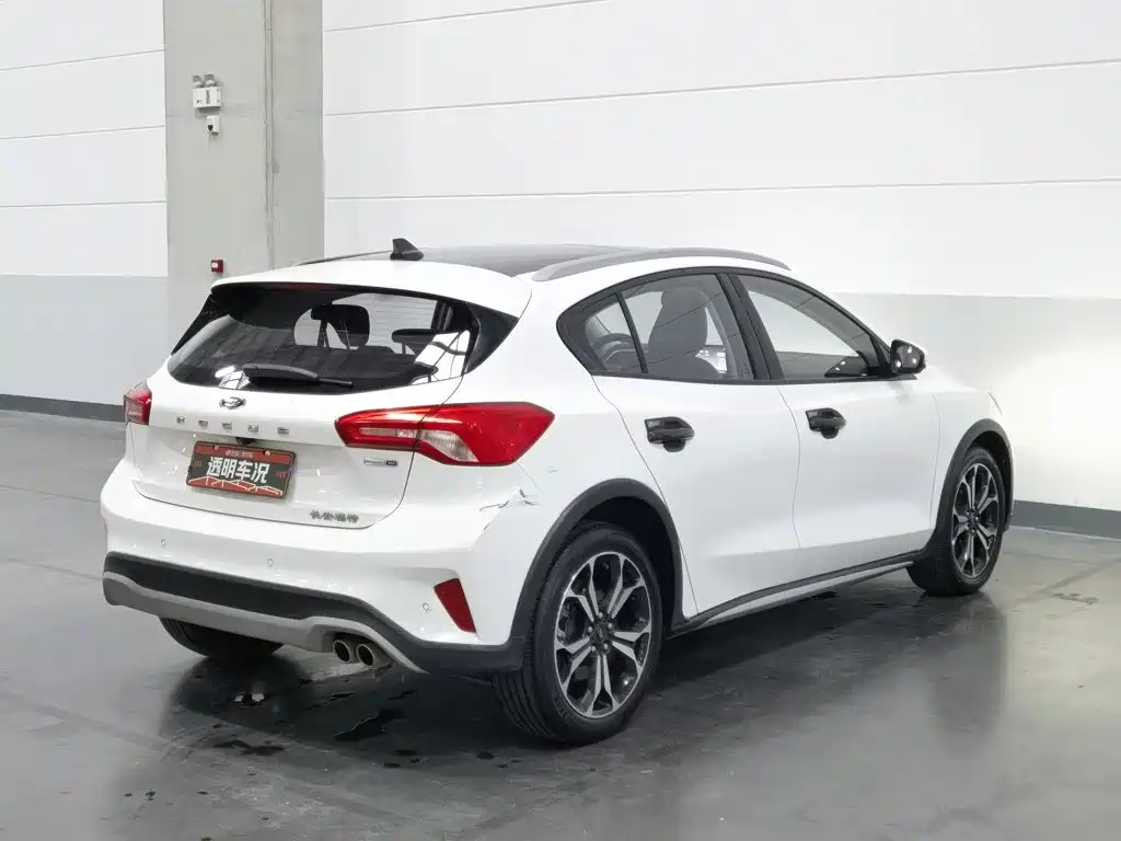 Ford Focus Active — фото 2