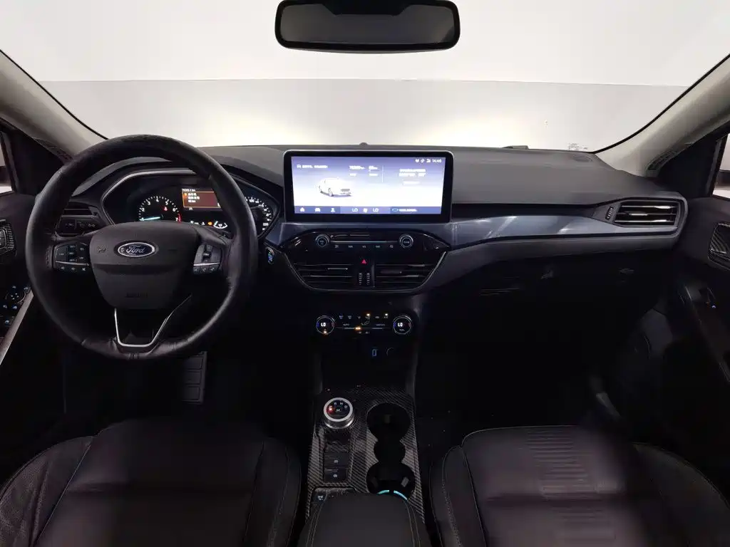 Ford Focus Active — фото 5