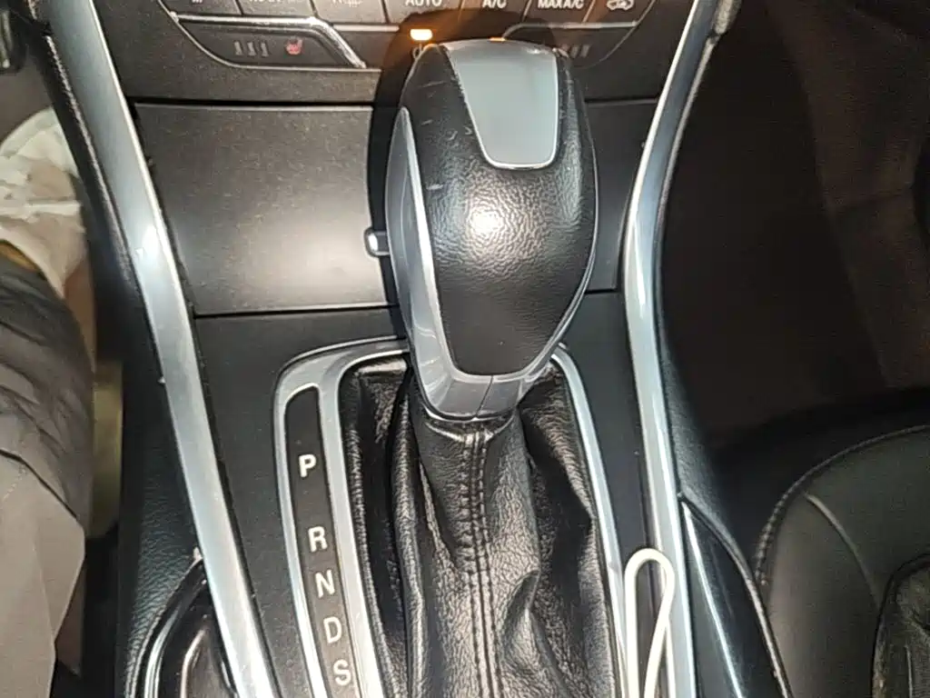 Ford Edge — фото 14