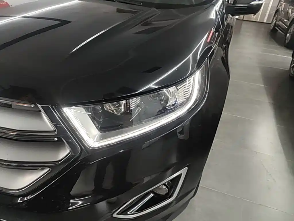 Ford Edge — фото 24