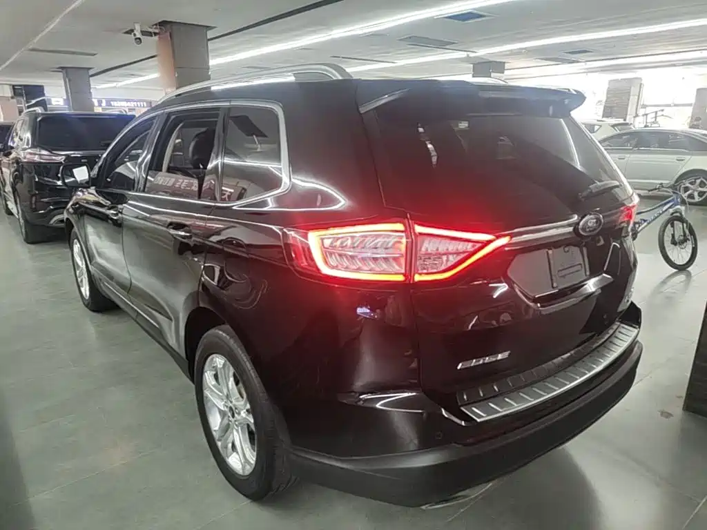 Ford Edge — фото 5