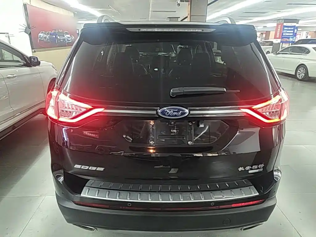 Ford Edge — фото 6
