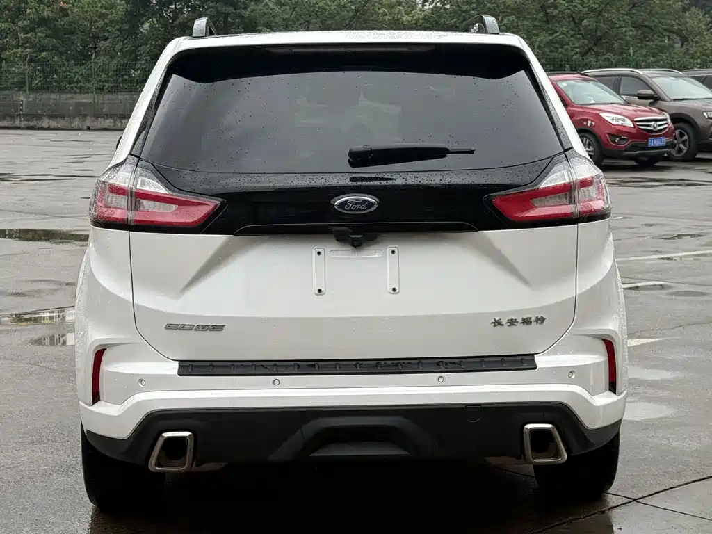 Ford Edge — фото 4