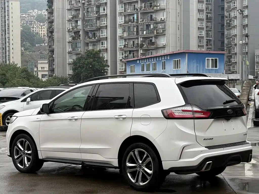 Ford Edge — фото 6