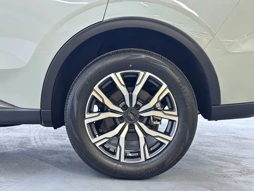 Ford Equator Sport — фото 18