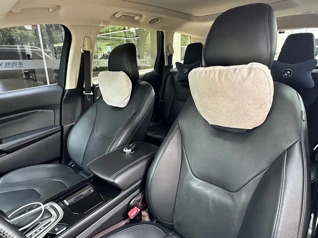 Ford Edge — фото 3