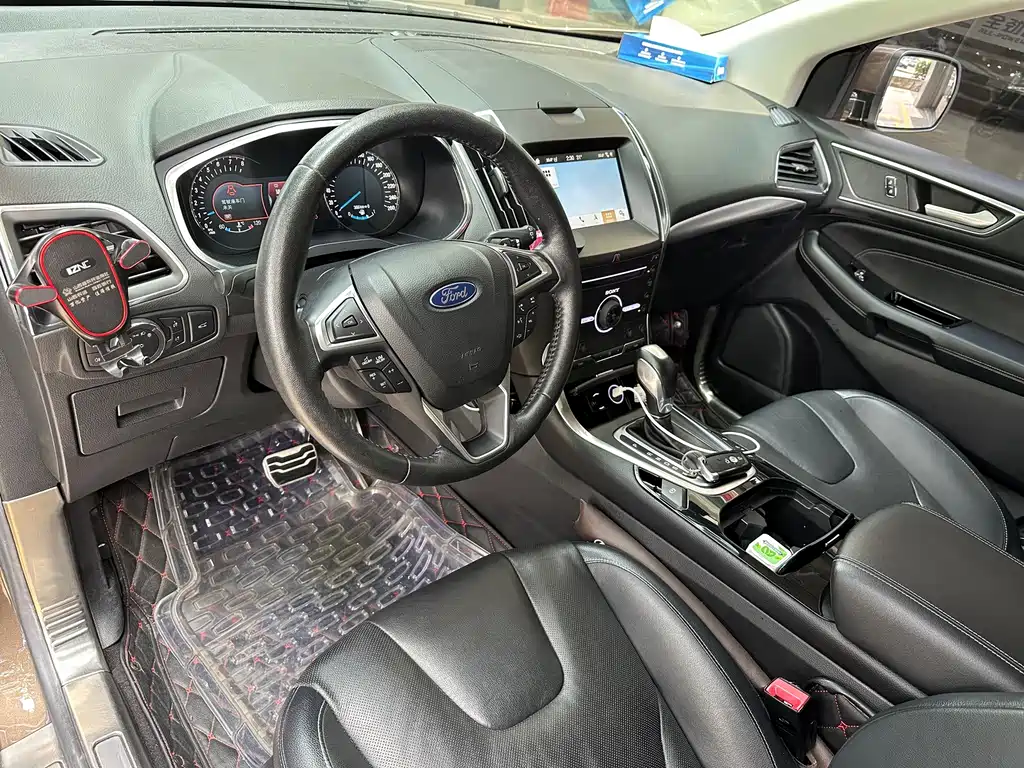 Ford Edge — фото 4