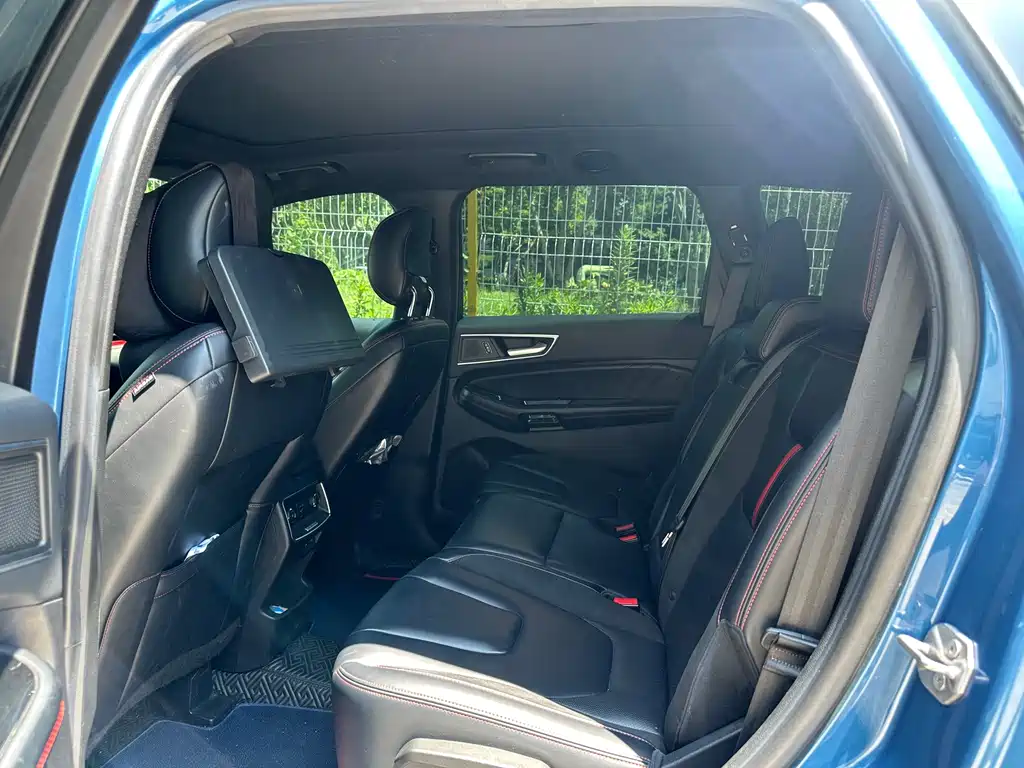 Ford Edge — фото 11