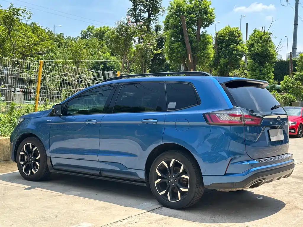 Ford Edge — фото 6