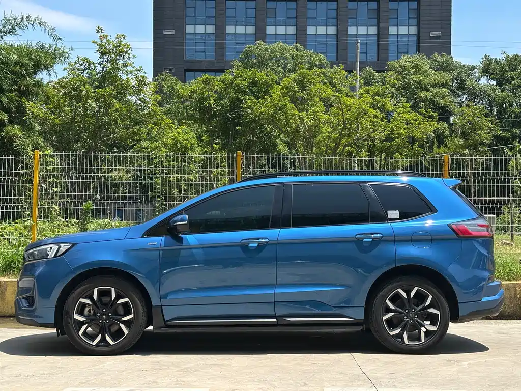 Ford Edge — фото 7