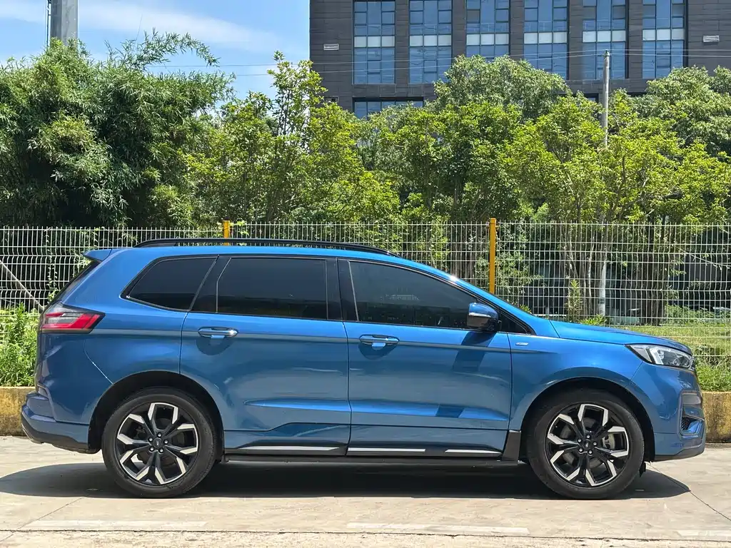 Ford Edge — фото 8