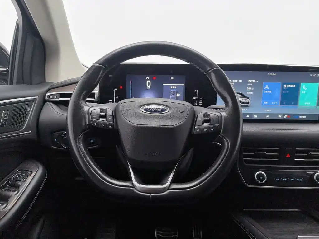 Ford Edge — фото 11