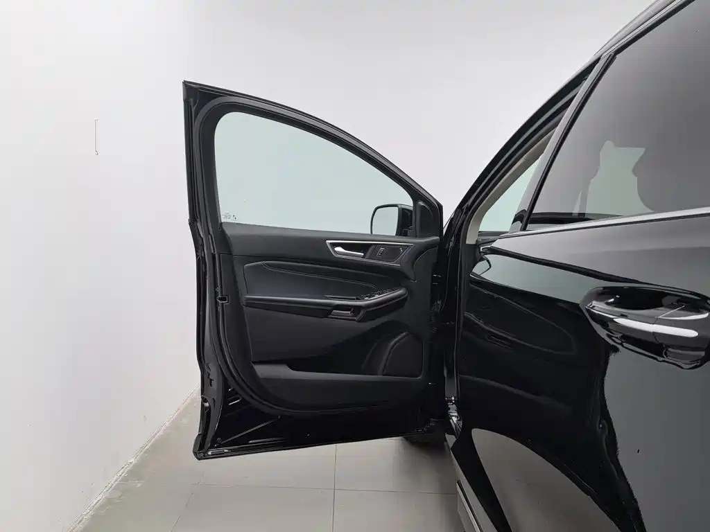 Ford Edge — фото 8