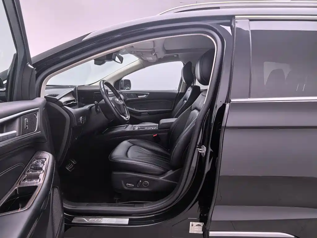 Ford Edge — фото 10