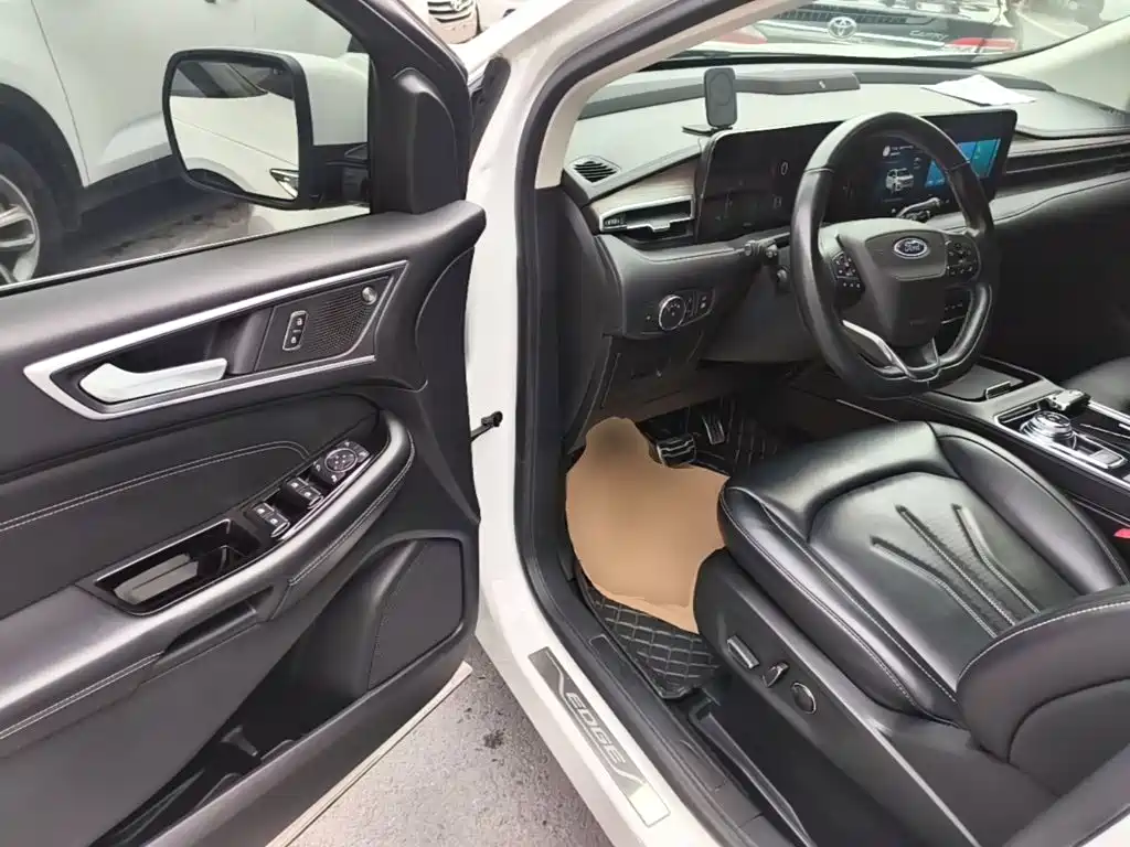 Ford Edge — фото 16