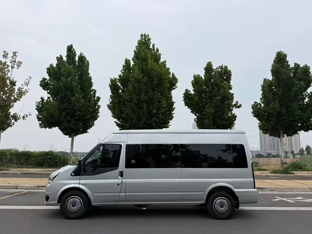 Ford Transit Custom — фото 14