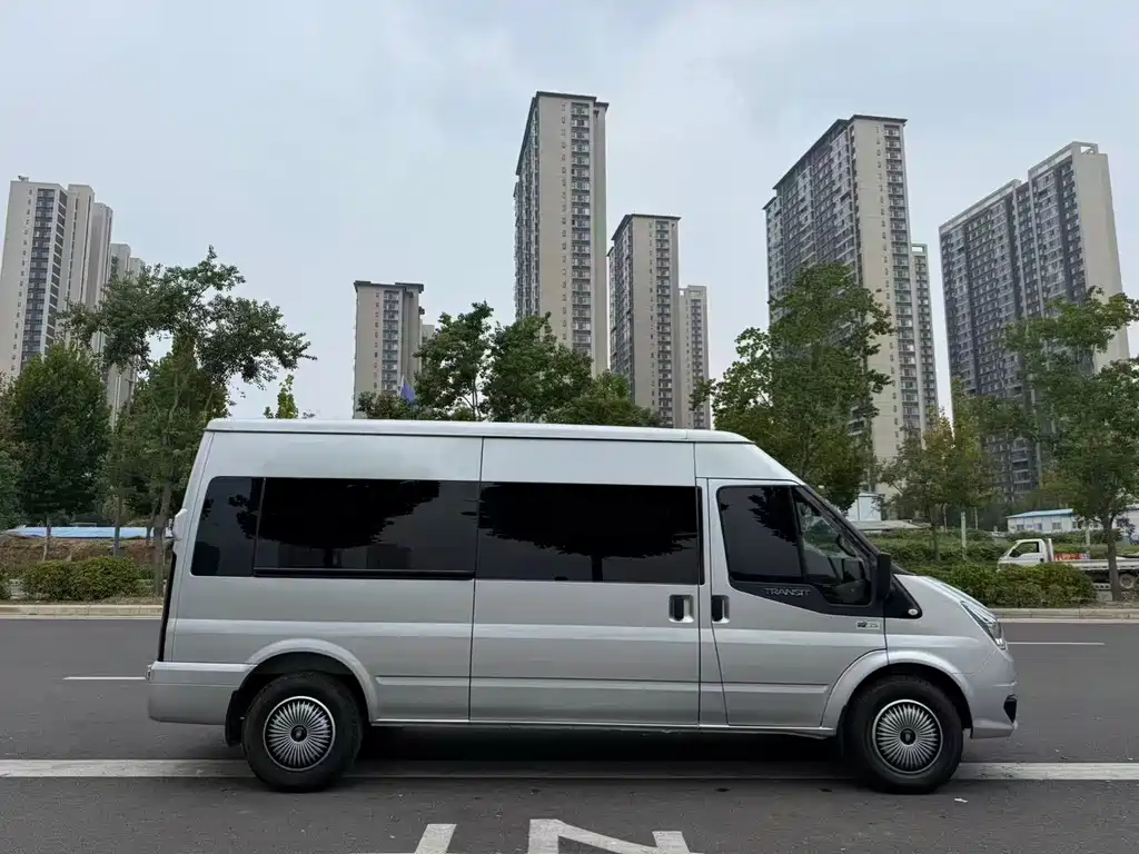 Ford Transit Custom — фото 9