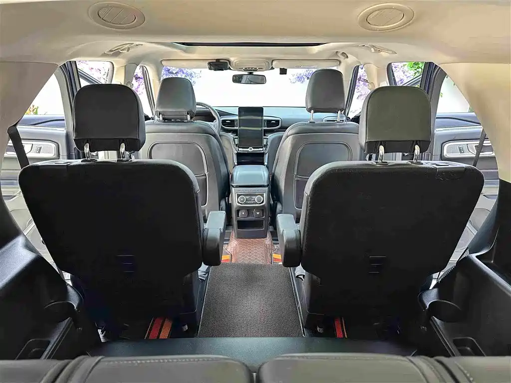 Ford Explorer — фото 14