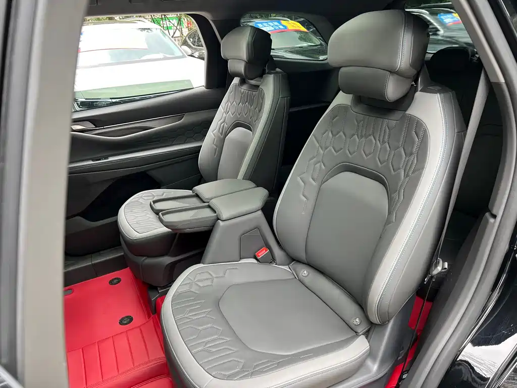 Ford Edge — фото 11