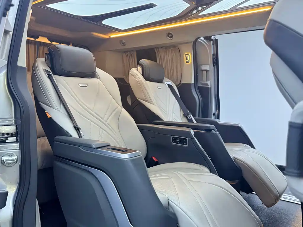 Ford Tourneo — фото 11