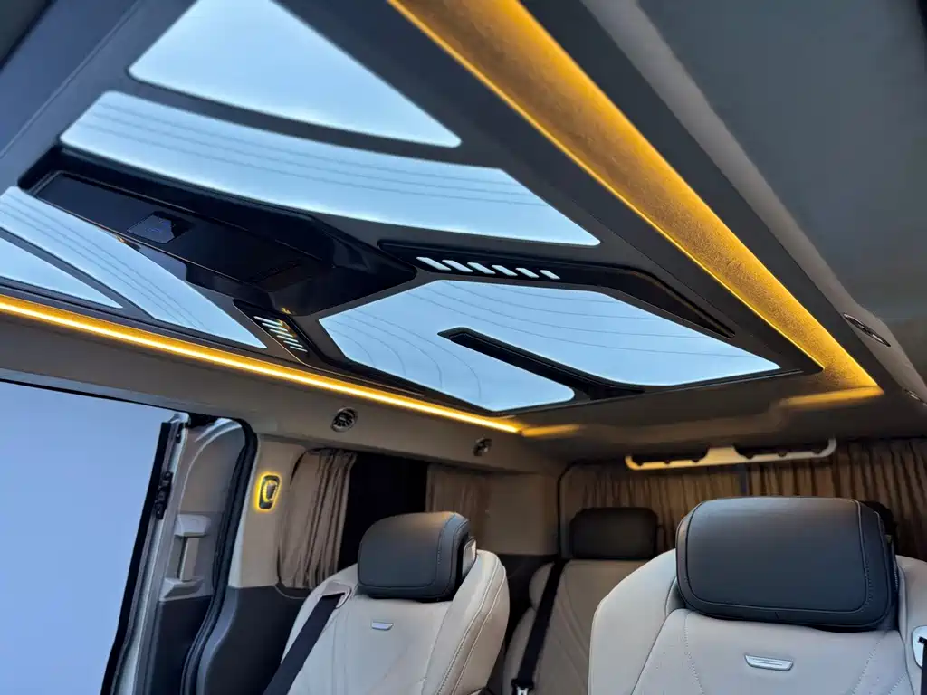 Ford Tourneo — фото 13