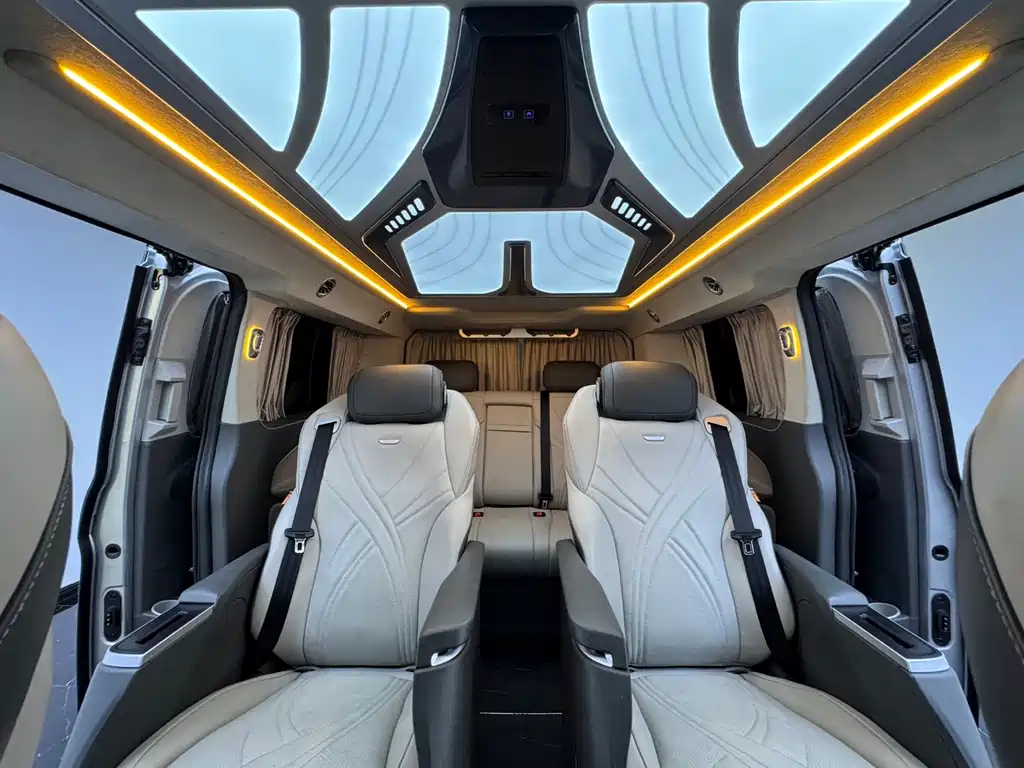 Ford Tourneo — фото 14