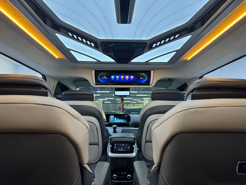 Ford Tourneo — фото 18