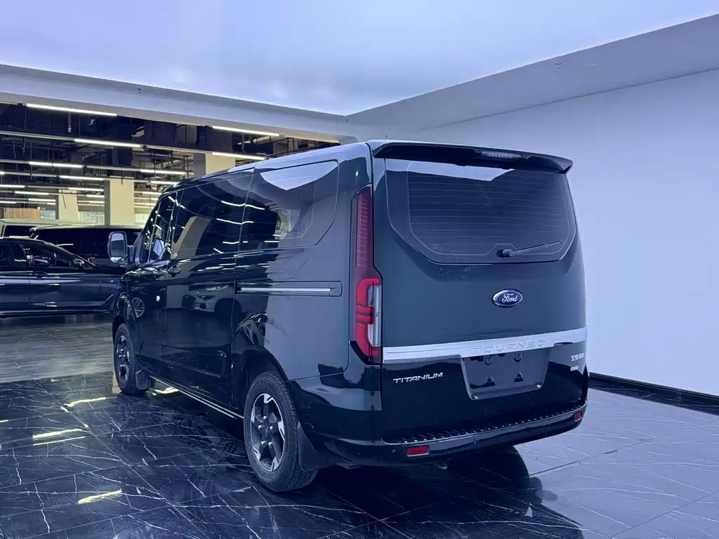 Ford Tourneo — фото 21