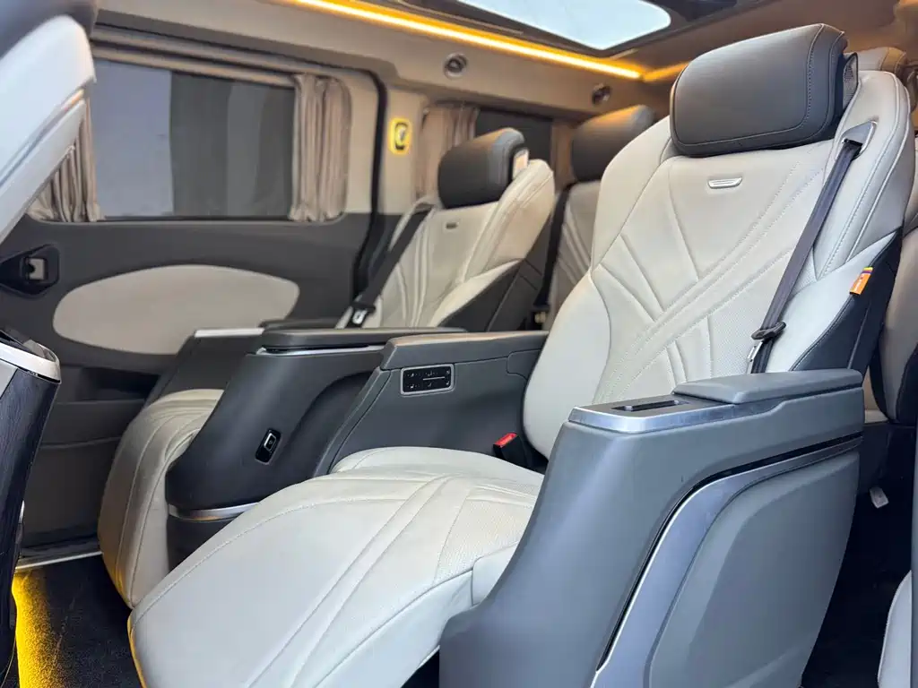 Ford Tourneo — фото 6