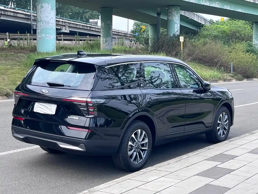 Ford Edge — фото 6