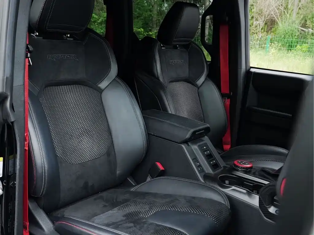 Ford Bronco (Import) — фото 7