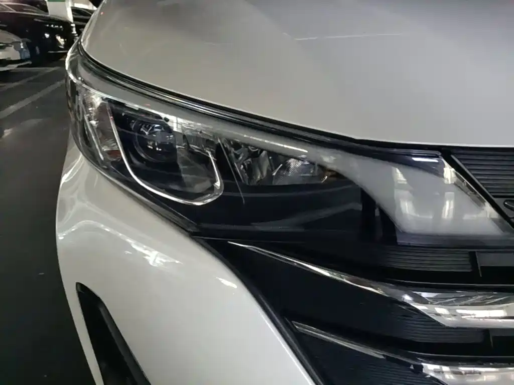 GAC Motor Trumpchi M6 — фото 8