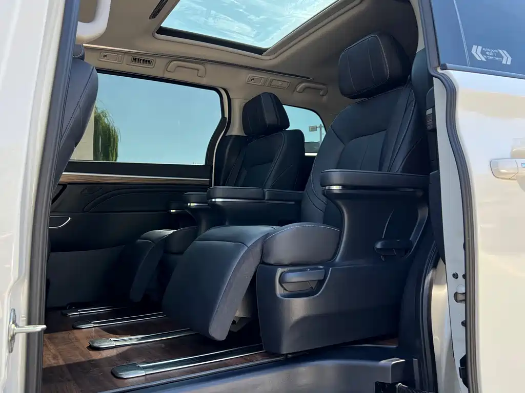 GAC Motor Trumpchi M8 — фото 15
