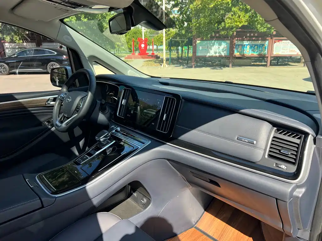 GAC Motor Trumpchi M8 — фото 21