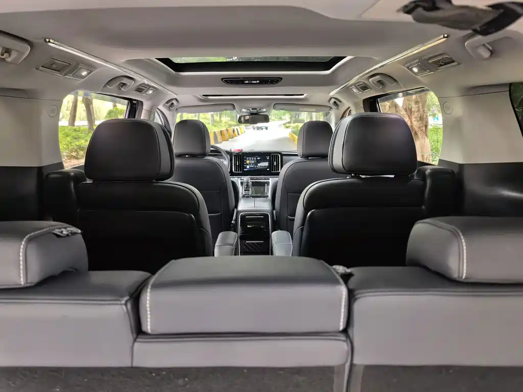 GAC Motor Trumpchi M8 — фото 13