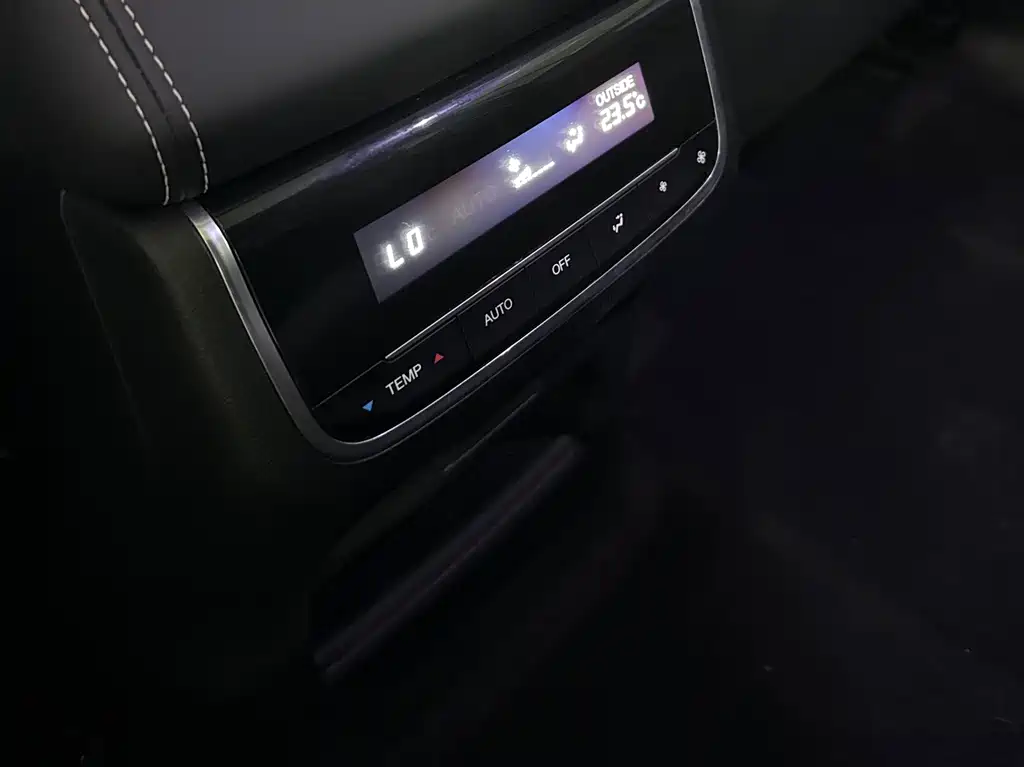 GAC Motor Trumpchi GS8 — фото 17