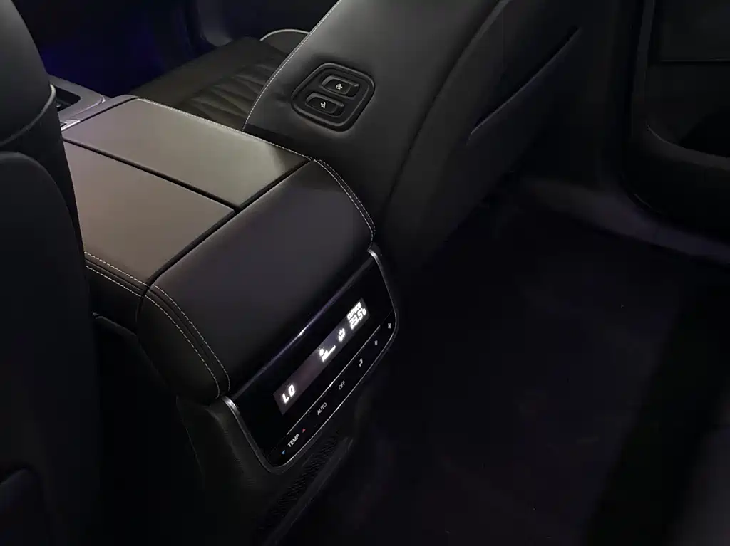 GAC Motor Trumpchi GS8 — фото 18