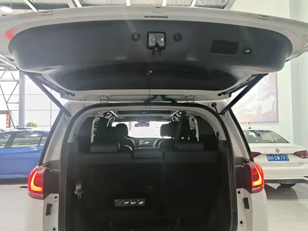 GAC Motor Trumpchi M8 — фото 19