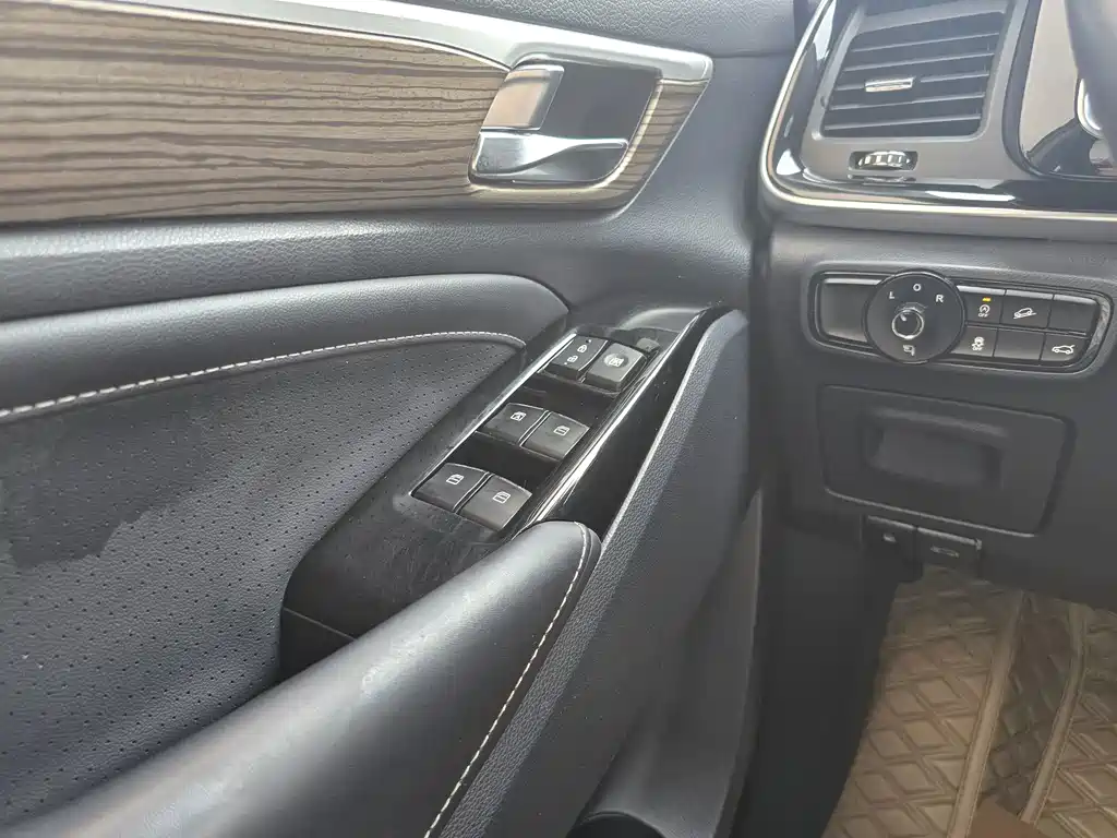 GAC Motor Trumpchi M8 — фото 19